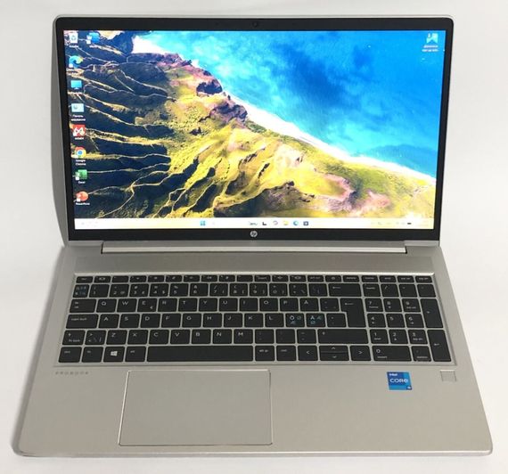 Ультрабук Б-класс HP ProBook 450 G8 / 15.6" (1920x1080) IPS / Intel Core i5-1135G7 (4 (8) ядра по 1.5 - 4.2 GHz) / 16 GB DDR4 / 512 GB SSD / nVidia GeForce MX450, 2 GB GDDR6, 64-bit / WebCam / Win 11 Pro б/у + Подарок Флеш-накопитель Kingston 64GB | Зображення 1