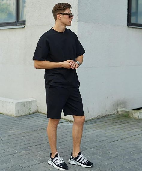 Мужской однотонный летний костюм шорты и футболка, размер 48, цвет черный | Зображення 1