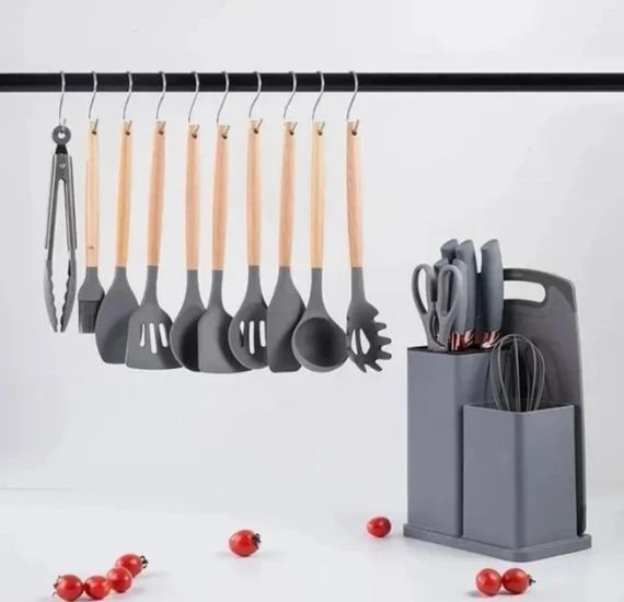 Набір кухонного приладдя Сірий на підставці TS Kitchen 19 штук із силікону з бамбуковою ручкою | Зображення 4