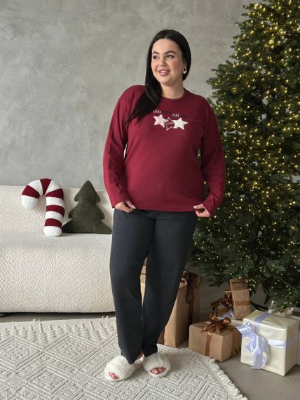 Зручна червона піжамка PLUS SIZE  із зірочками та чорними штанами | Зображення 9