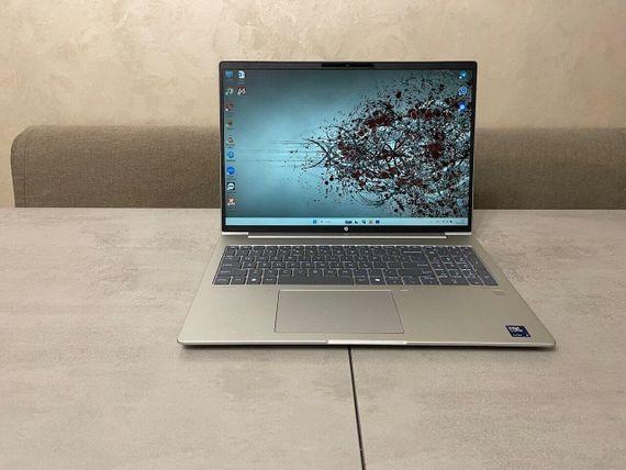 Ультрабук HP ProBook 460 G11 / 16" (1920x1200) IPS / Intel Core Ultra 5 125U (12 (14) ядер по 1.3 - 4.3 GHz) / 16 GB DDR5 / 1000 GB SSD M.2 / Intel Graphics / WebCam б/в + Подарунок Нова провідна мишка / USB | Зображення 1