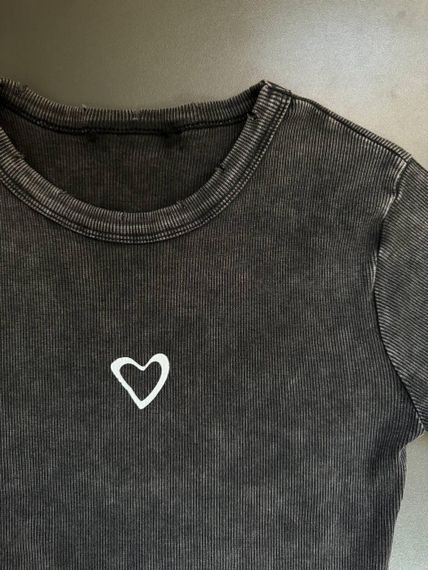 Футболка варена з принтом серденько🖤 M-L | Зображення 7