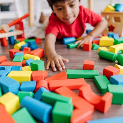 Розвиваюча іграшка Melissa&amp;Doug МЕГА-набір Кубики/Сортер/Стучалка (MD93685) | Зображення 3