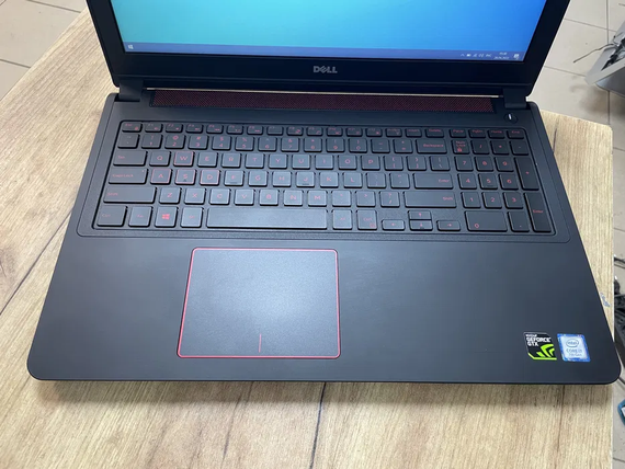 Ноутбук  Dell Inspiron 5577 15.6  FHD core i7 7700HQ/8gb/256Gb SSD/GTX 1050-4gb | Зображення 1