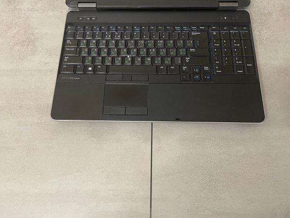 Ноутбук Dell Latitude E6540 / 15.6" (1920x1080) IPS / Intel Core i7-4610M (2 (4) ядра по 3.0 - 3.7 GHz) / 16 GB DDR3 / 256 GB SSD / AMD Radeon 8790M, 2 GB GDDR5, 128-bit / WebCam / DVD-ROM б/у + Подарок Проводная мышь USB | Зображення 3