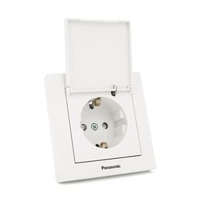 Розетка Panasonic Karre Plus 55 с заземлением, с защитными шторками, белая