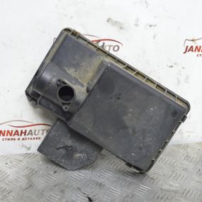 Корпус повітряного фільтра 2.2 Mazda 6 GH 2007-2012 Корпус повітряного фільтра Мазда 6 R2AA