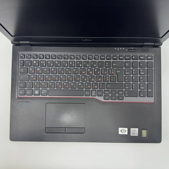 Ноутбук Fujitsu LifeBook E5510 / 15.6" (1920x1080) IPS / Intel Core i3-10110U (2 (4) ядра по 2.1 - 4.1 GHz) / 8 GB DDR4 / 256 GB SSD / Intel UHD Graphics / WebCam б/у + Подарок Мышка и коврик | Зображення 3