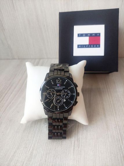 Мужской подарочный набор Tommy часы и кожаный ремень  total black | Зображення 1