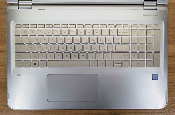 Ноутбук-трансформер Б-клас HP ENVY x360 15t-w200 / 15.6" (1920x1080) IPS Touch / Intel Core i7-7500U (2 (4) ядра по 2.7 - 3.5 GHz) / 8 GB DDR4 / 240 GB SSD / Intel HD Graphics 620 / WebCam / Windows 10 б/в + Подарунок Бездротова миша / USB | Зображення 2