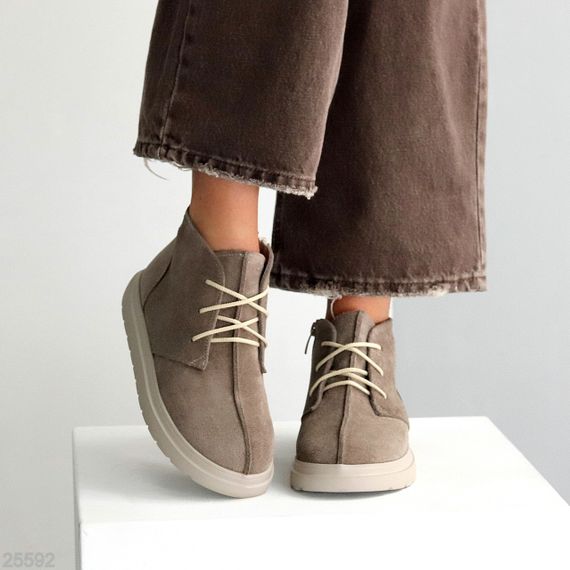 Дизайнерські черевики дезерти натуральна замша колір капучино 38