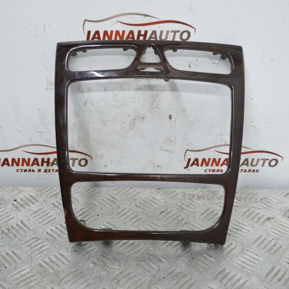 Накладка радіо Mercedes-Benz C-Class W203 Консоль рамка радіо Мерседес С Класс в203 2036805239