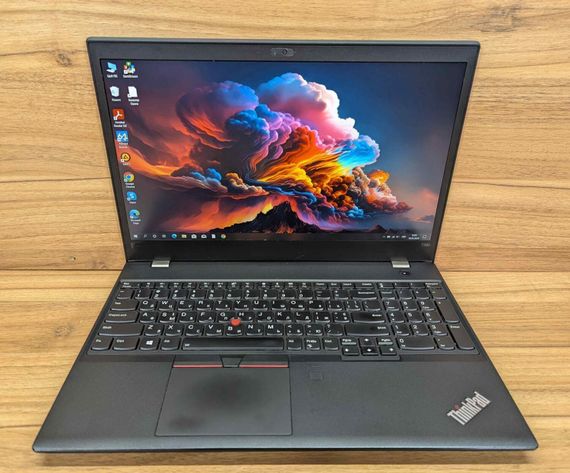 Ультрабук Lenovo ThinkPad T580 / 15.6" (1920x1080) IPS / Intel Core i7-8650U (4 (8) ядра по 1.9 - 4.2 GHz) / 16 GB DDR4 / 512 GB SSD / Intel UHD Graphics 620 / WebCam / TouchID / Windows 10 б/в + Подарунок Бездротова миша USB | Зображення 1
