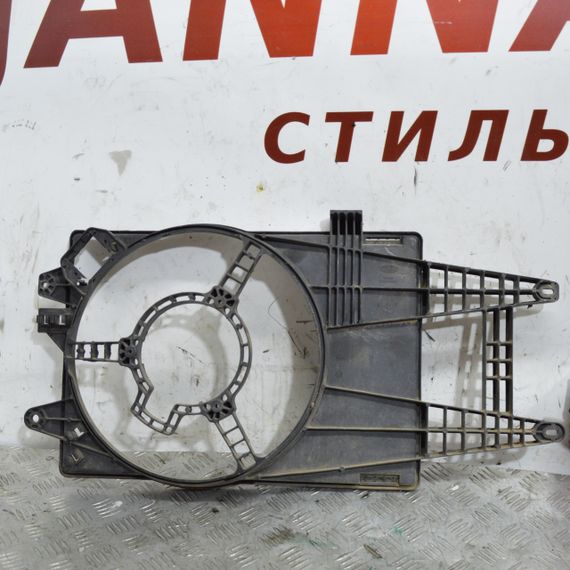 Дифузор вентилятора радіатора 1.4 16V Fiat Idea 2008-2012 Рамка вентилятора Фіат Ідеа 823700600 | Зображення 1