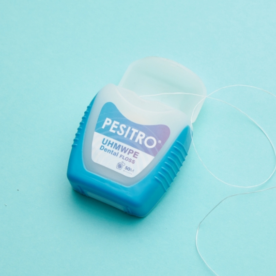 Вощена міжзубна нитка Pesitro UHMWPE floss зі смаком м’яти | Зображення 1