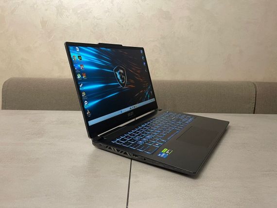 Игровой ноутбук MSI Cyborg 15 A12VE / 15.6" (1920x1080) IPS / Intel Core i5-12450H (8 (12) ядер по 3.3 - 4.4 GHz) / 16 GB DDR5 / 512 GB SSD M.2 / nVidia GeForce RTX 4050, 6 GB GDDR6, 96-bit / WebCam б/у + Подарок Проводная мышь / USB | Зображення 4