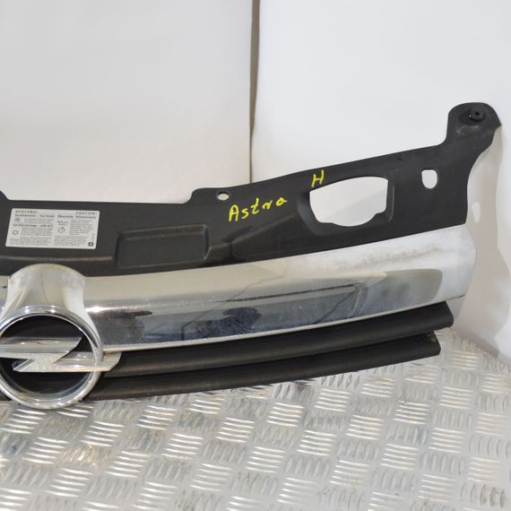 Решітка радіатора Opel Astra H 2004-2010 Решітка переднього бампера Опель Астра Н 13108463 13149466 | Зображення 2