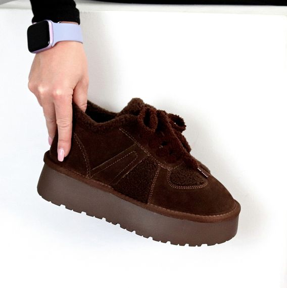 Замшеві Шоколадні кросівки уги з хутром Тедді на потовщеній підошві 37