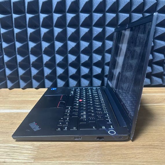 Ультрабук Б-класс Lenovo ThinkPad E14 Gen2 / 14" (1920x1080) IPS / Intel Core i5-1135G7 (4 (8) ядра по 4.2 GHz) / 8 GB DDR4 / 256 GB SSD / Intel Iris Xe Graphics / WebCam б/у | Зображення 4