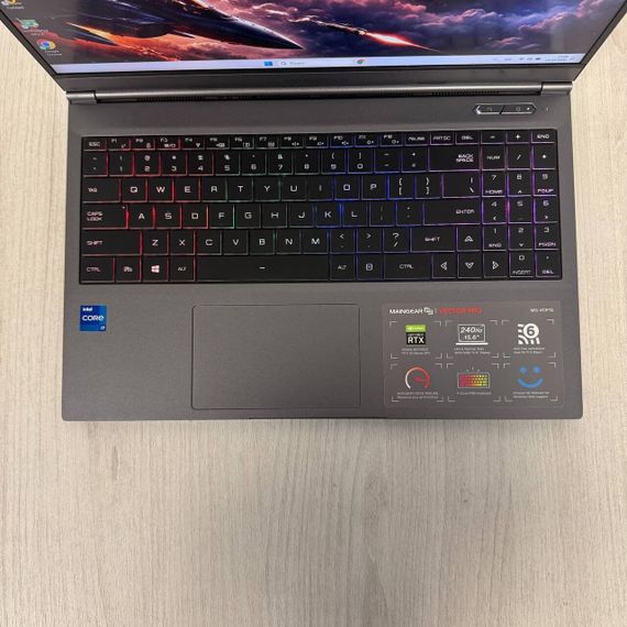 Игровой ультрабук Maingear Vector Pro MG-VCP15i-3070 / 15.6" (1920x1080) IPS / Intel Core i7-11800H (8 (16) ядер по 2.3 - 4.6 GHz) / 16 GB DDR4 / 512 GB SSD M.2 / nVidia GeForce RTX 3070, 8 GB GDDR6, 256-bit / WebCam б/у | Зображення 2