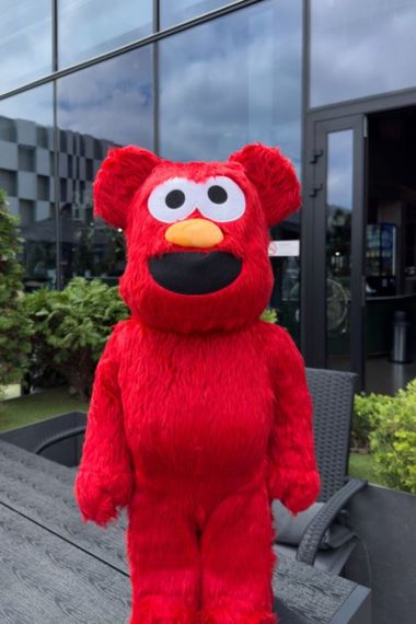 Фигурка Bearbrick Sesame Street Elmo дизайнерська статуетка ведмідь Беарбрік 70 см mb044 червона | Зображення 1