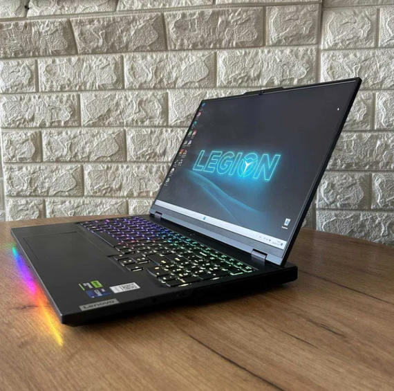 Ноутбук Lenovo Legion Pro 16IRX8H 2K 240Hz i9 13900HX 16Gb SSD 1Tb RTX 4090 Б/В | Зображення 1