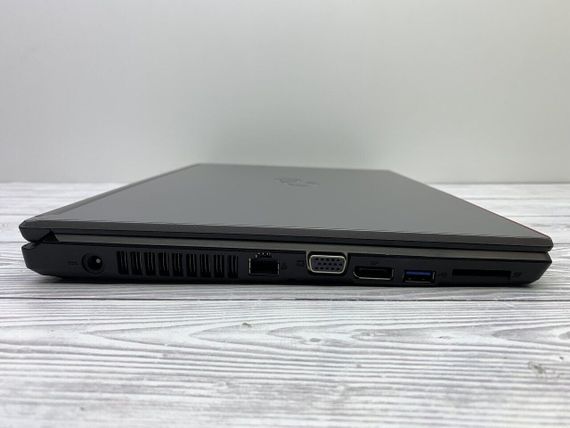 Ноутбук Fujitsu LifeBook E746 / 14" (1920x1080) IPS / Intel Core i7-6600U (2 (4) ядра по 2.6 - 3.4 GHz) / 8 GB DDR4 / 120 GB SSD / Intel HD Graphics 520 / WebCam б/у | Зображення 5