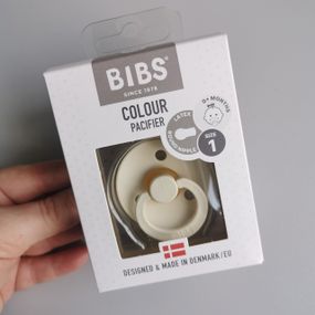 Соска пустушка Bibs Colour Ivory 0-6 міс round кругла