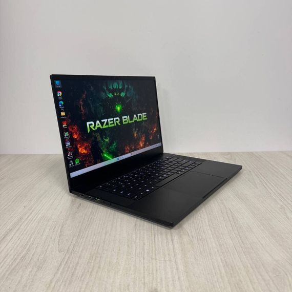 Игровой ноутбук Razer Blade 15 RZ09-0409 / 15.6" (2560x1440) IPS / Intel Core i7-11800H (8 (16) ядер по 2.3 - 4.6 GHz) / 16 GB DDR4 / 1000 GB SSD NVMe / nVidia GeForce RTX 3070, 8 GB GDDR6, 256-bit / WebCam б/у | Зображення 3