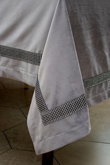 Скатертина Kayra оксамитова, однотонна 165х300 см Сіра | Зображення 2