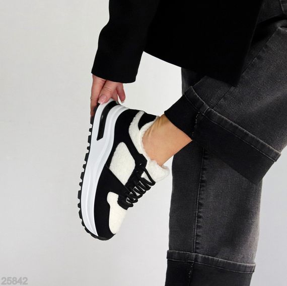 Молодіжні теплі чарівні чорно-білі кросівки шок-ціна | Зображення 6