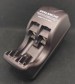 Зарядное устройство Avalanche  ACH-101 Smart
