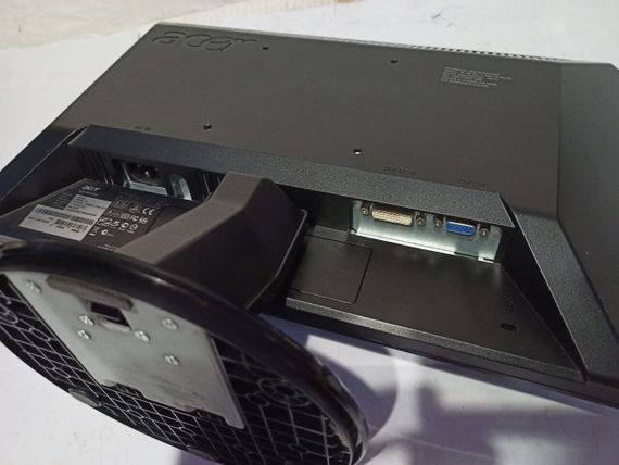 Комплект ПК: Fujitsu Esprimo E420 E85+ SFF / Intel Core i3-4160 (2 (4) ядра по 3.6 GHz) / 8 GB DDR3 / 500 GB HDD / Intel HD Graphics 4400 + Монітор Acer P195HQ / 19" (1366x768) TN / 1x DVI, 1x VGA б/в | Зображення 7
