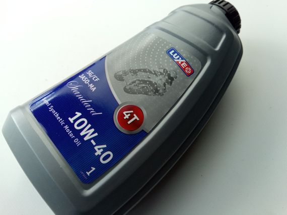 Олива моторна 4T 10W-40 напівсинтетична. LUXE Standart  SG/CF JASO-MA 1л.