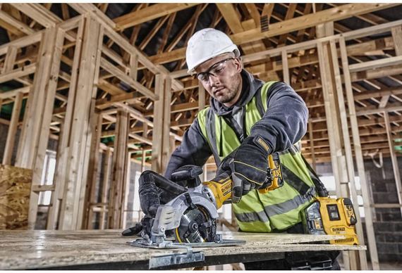 Пила дискова акумуляторна компактна безщіткова 115*9,5мм DeWALT DCS571NT | Зображення 3