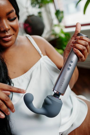 Вібратор мікрофон Le Wand RECHARGEABLE MASSAGER, сірий | Зображення 8