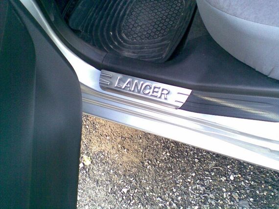 Накладки на пороги OmsaLine (4 шт, нерж) для Mitsubishi Lancer 9 2004-2008 рр | Зображення 2