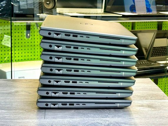 Мобильная рабочая станция Dell Precision 7780 / 17.3" (1920x1080) IPS / Intel Core i9-13950HX (24 (32) ядра по 2.2 - 5.5 GHz) / 128 GB DDR5 / 512 GB SSD M.2 / nVidia Quadro RTX 5000, 16 GB GDDR6, 256-bit / WebCam / Win 11 Pro б/у | Зображення 6