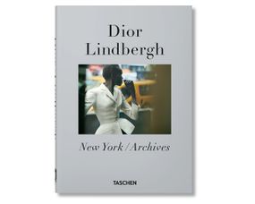 Книга про колекції Діор Peter Lindbergh. Dior. 40th Ed. історія моди з ілюстраціями
