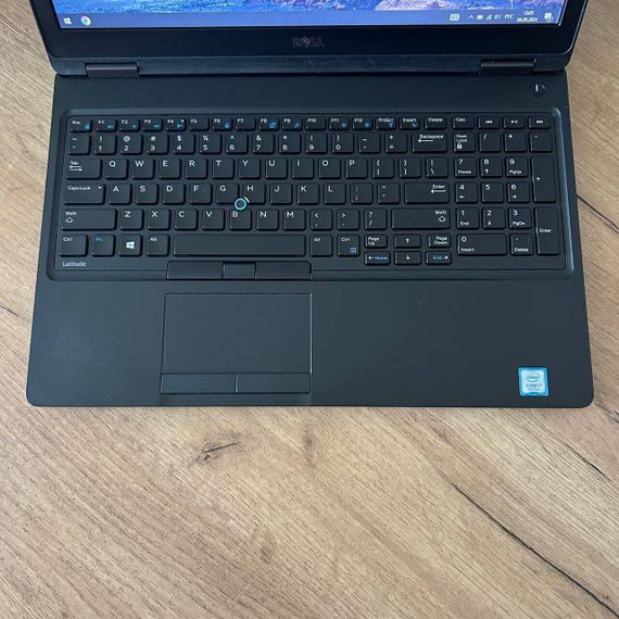 Ноутбук Б-класс Dell Latitude 5580 / 15.6" (1366x768) TN / Intel Core i7-7600U (2 (4) ядра по 2.8 - 3.9 GHz) / 8 GB DDR4 / 500 GB HDD / nVidia GeForce 930MX, 2 GB GDDR3, 64-bit  б/у | Зображення 6