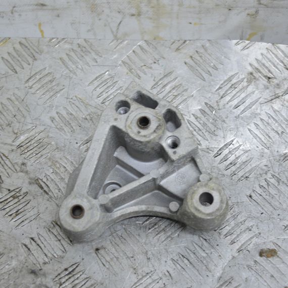 Кронштейн КПП 1.4 / 1.6 HDI Peugeot 207 2006-2012 Кріплення опори коробки передач Пежо 207 326B42 | Зображення 1