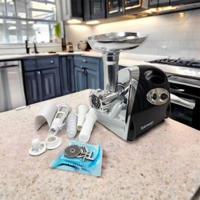 Мясорубка металлическая Rainberg RB-675 3800W, Мясорубка с UF-397 металлическим редуктором