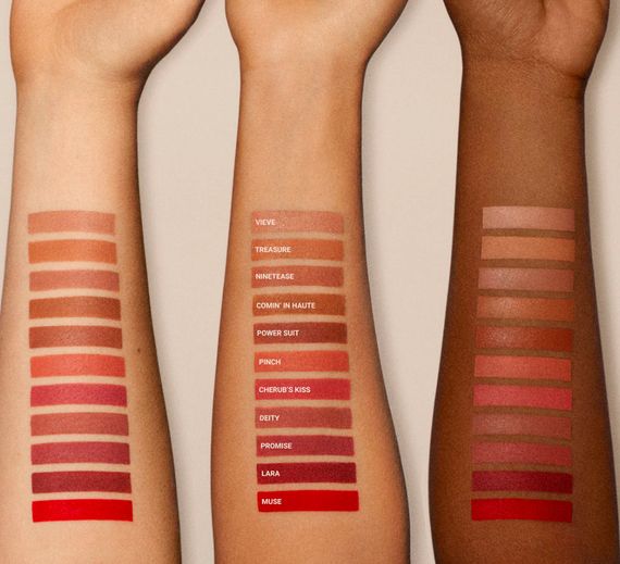 Потужно пігментована помада Vieve MODERN MATTE LIPSTICK in Deity | Зображення 3
