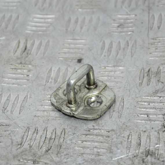 Відповідна частина замка дверей Nissan Navara Pathfinder 2005-2015 Петля замка дверей Ніссан Навара Патфайндер | Зображення 2