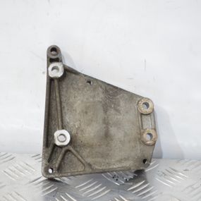 Кронштейн компресора кондиціонера 1.3 MJet Fiat Doblo 2000-2010 Кріплення кондиціонера Фіат Добло 55194730