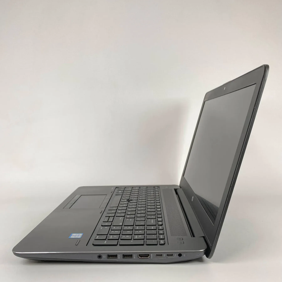 Мобильная рабочая станция Б-класс HP zBook 15 G3 / 15.6" (1920x1080) IPS / Intel Core i7-6820HQ (4 (8) ядра по 2.7 - 3.6 GHz) / 16 GB DDR4 / 275 GB SSD / nVidia Quadro M2000M, 4 GB GDDR5, 128-bit / WebCam / TouchID б/у + Подарок Беспроводная мышь / USB | Зображення 4