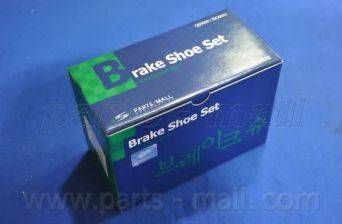 Колодки гальмівні барабанні (вир-во PARTS-MALL) PARTS-MALL PLA028 на HYUNDAI NF V (NF)