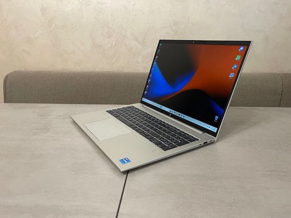 Ультрабук HP EliteBook 860 G10 / 16" (1920x1200) IPS / Intel Core i5-1345U (10 (12) ядер по 3.5 - 4.7 GHz) / 16 GB DDR5 / 256 GB SSD M.2 / Intel Iris Xe Graphics / WebCam / Fingerprint б/в + Подарунок Дротова миша / USB | Зображення 5