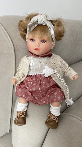Большая Испанская Виниловая Кукла Marina & Pau Девочка Блондинка с Хвостиками и Повязкой Alina Petite Winter 40 см в Коробке