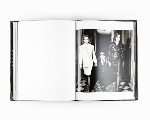Книга з fashion-фотографії Guy Bourdin: Exhibit A. Б/У альбоми відомих фотографів роботи Гі Бурдена | Зображення 8